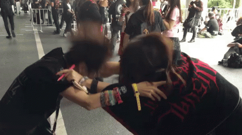 ヘッドバンキング ライブフェス　ロック　メタル GIF