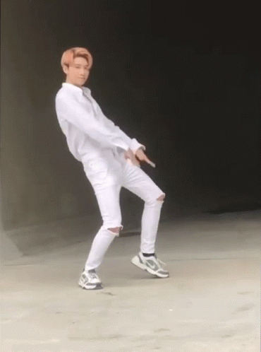跳舞 Issac Yiu GIF