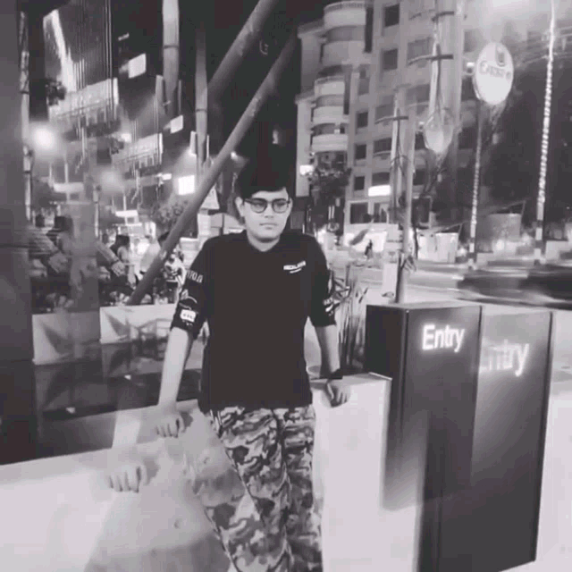 10 GIF