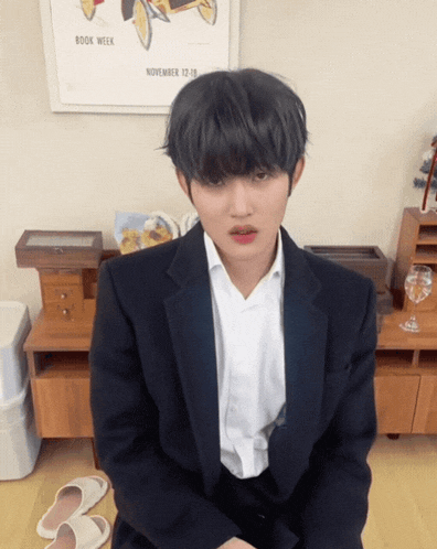 1verse Seok GIF