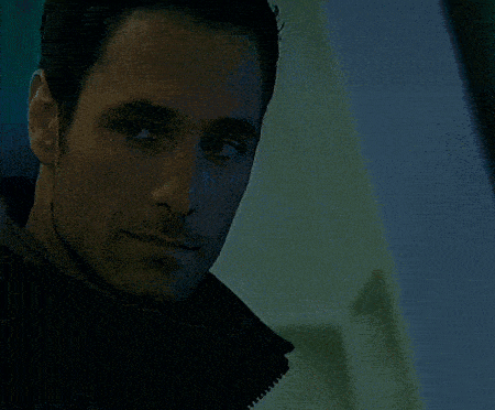 2004-film-alien-vs-predator Actor-raoul-bova GIF