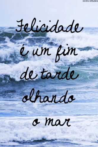 A Felicidade E Um Fim Se Tarde Olhando O Mar GIF