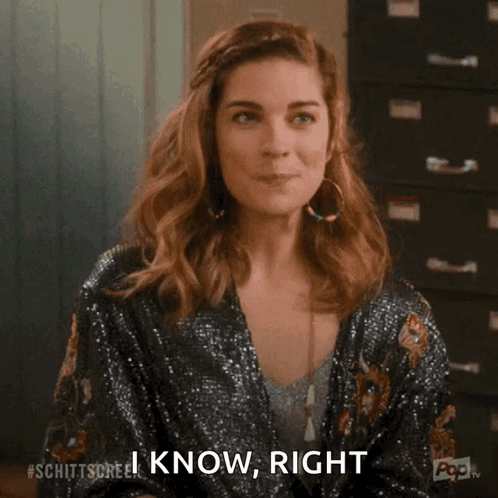 Alexis Rose GIF