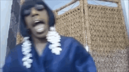 And I Oo Queen GIF