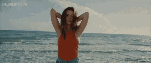 Annalisa Tsunami GIF