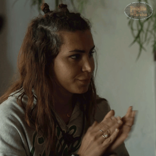 Aplausos Daniela Requena GIF