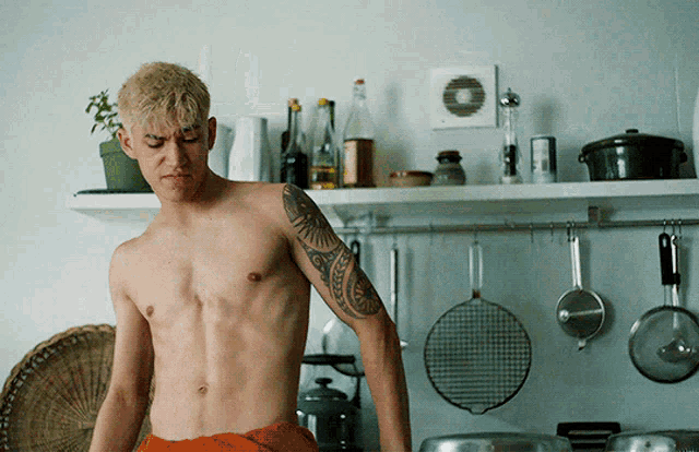 Archie Renaux Mal GIF