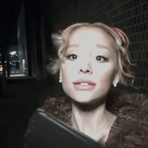 Ariana Grande Barbiaminaj GIF