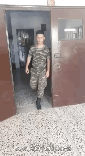 Army Salute GIF. This 274 x 498 animated GIF is part of our asker collection. Related themes include salute. Created by matttty24. View the original…