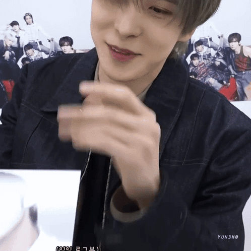 Ateez Yunho GIF
