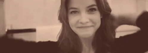 Barbara Palvin GIF