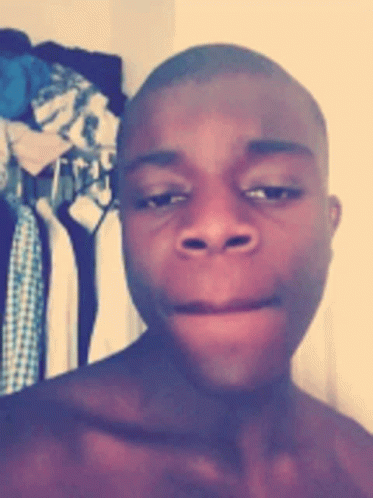 Big Kiss Bro Make Face GIF