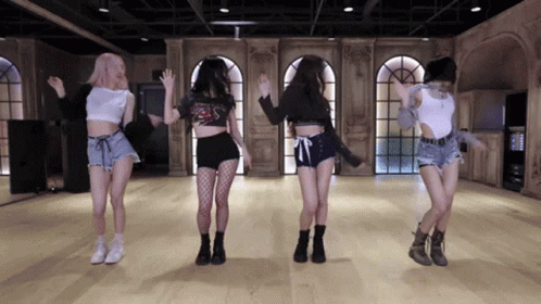Blackpink Lalisa GIF