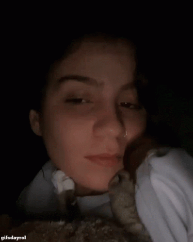 Carol Biazin Olhos Assustados GIF. This 398 x 498 animated GIF is part of our olhar 43 collection. Created by gifsdayrol. View the original animation, share…