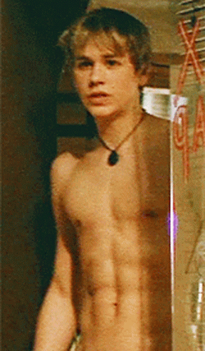 Charlie Hunnam Foksrun GIF