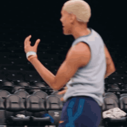 Courtney Williams Minnesota Lynx GIF. This 498 x 498 animated GIF is part of our milly rock collection. Created by slipperysessions. View the original…