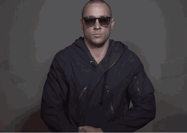 Dan Shaba Flash GIF