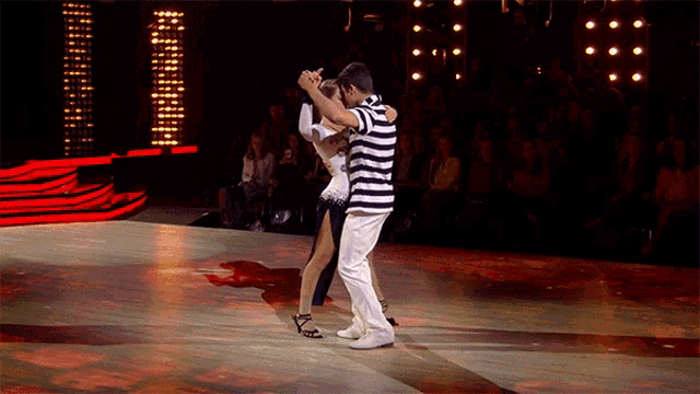 Danca Dancando GIF