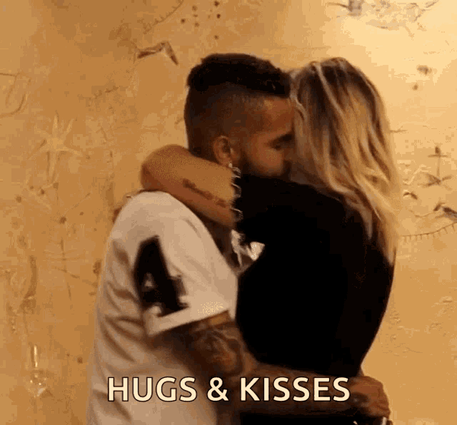 Dani Souza GIF