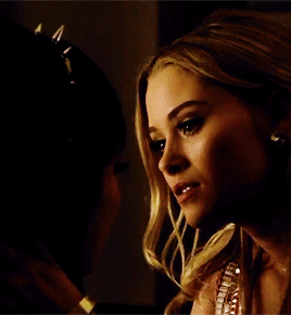 Deanoru Lesbian Kiss GIF. This 268 x 290 animated GIF is part of our beijo lesbico collection. Created by MarvelGifs1. View the original animation, share…