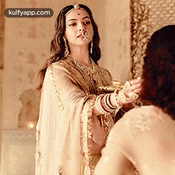 Deepika Padukone.Gif GIF