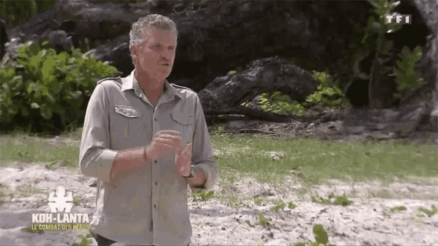 Denis Brogniart Koh Lanta GIF