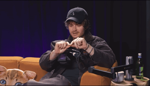 Djo Joe Keery GIF. This 498 x 284 animated GIF is part of our no digo que sea una conspiracion pero es una conspiracion collection. Related themes include…
