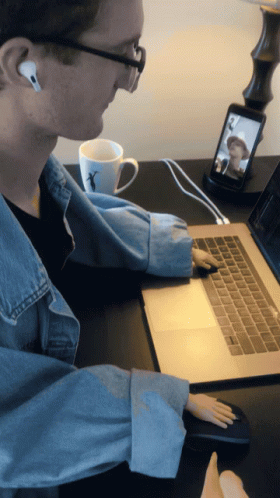Dylan Reilly Small Hands GIF. This 280 x 498 animated GIF is part of our mano escribiendo collection. Related themes include typing. Created by GOT_GOOBZ…