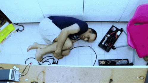 Electroboom Mehdi GIF. This 498 x 280 animated GIF is part of our fetal position collection. Related themes include scared. Created by Imweirdme. View the…