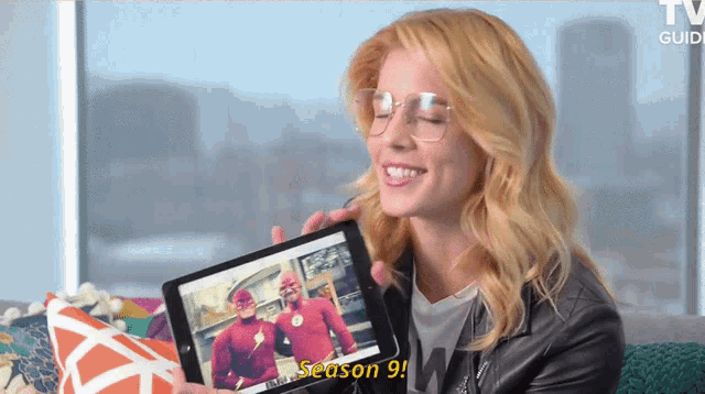 Emily Bett Rickards Arrow GIF