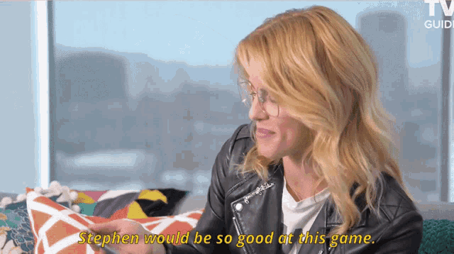 Emily Bett Rickards Stephen Amell GIF
