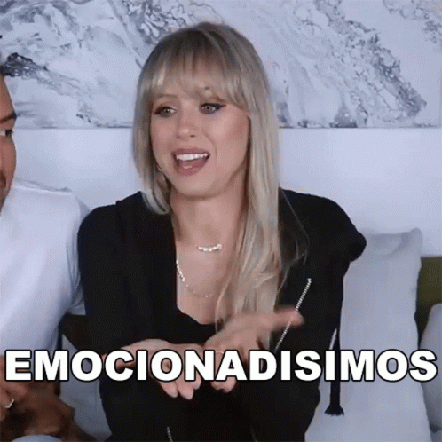 Emocionadisimos Superholly GIF