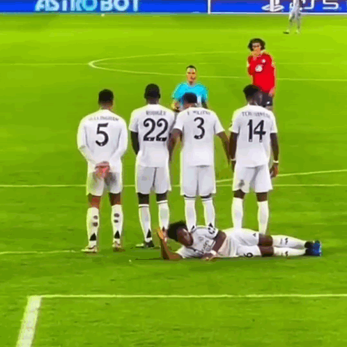 Endrick Bobby Charlton GIF