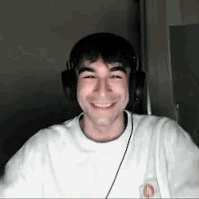 Erai Eraince GIF