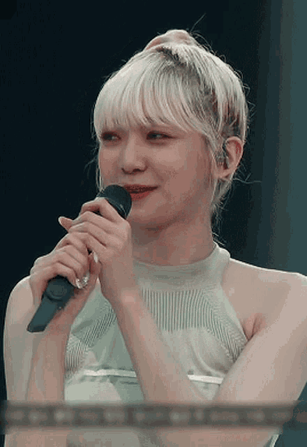 Everglow Mic GIF