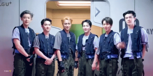 Exo 엑소 GIF. This 498 x 249 animated GIF is part of our chansoo collection. Related themes include wave. Created by xhanbaek. View the original animation…