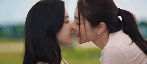 Fayeatom Fayemalisorn GIF