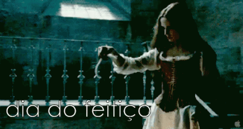 Feitiçaria Bruxa Diadofeitiço Lua GIF. This 498 x 265 animated GIF is part of our frollo witchcraft collection. Related themes include moon. View the…