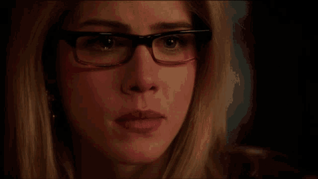Felicity Smoak Emily Bett GIF