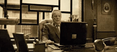 Frustration Atacando Um Pc GIF