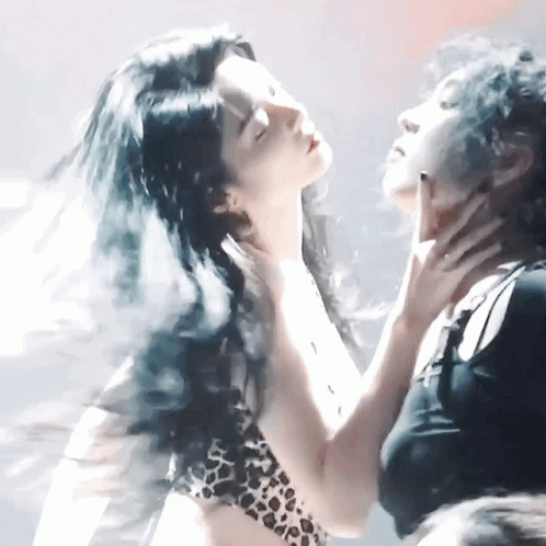 Fujing Kiss GIF