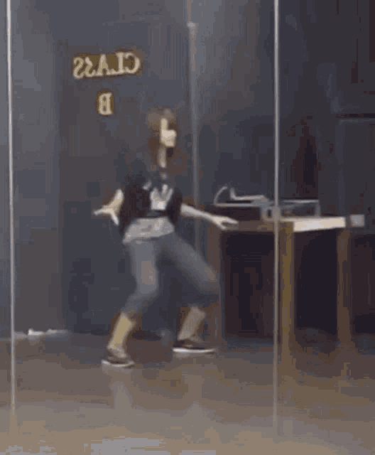 Gleektate Tzuyu GIF
