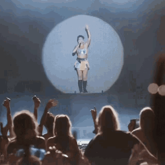 Halsey Sarahmcfadyen GIF