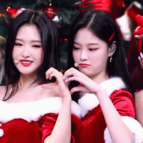 Hyejoo Hyunjin GIF