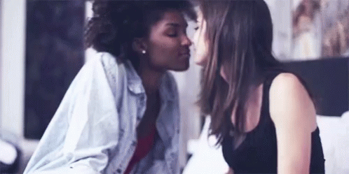 Imperioles Kiss GIF