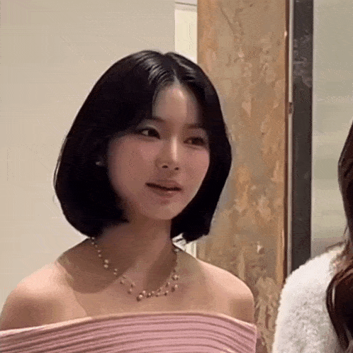 Isa Lee Isa GIF