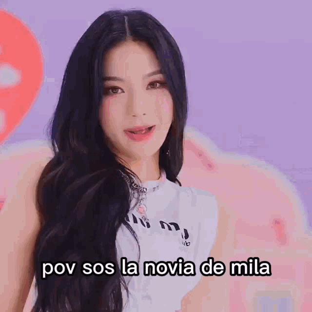 Isaisa Isachae GIF