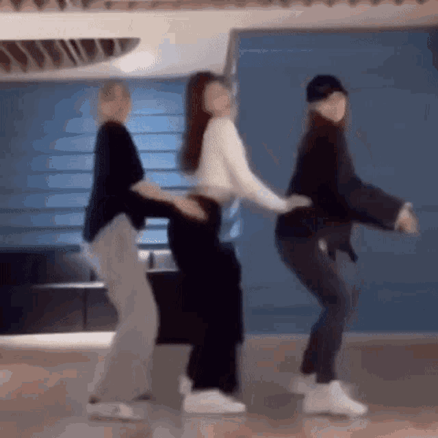 Itzy Dance GIF