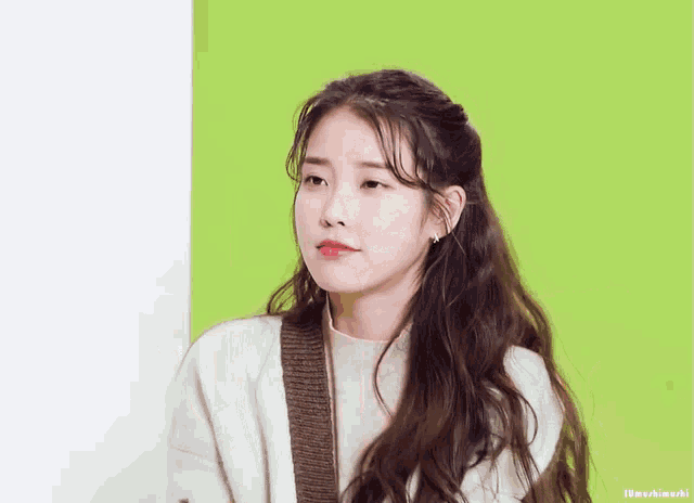 Iu Cryiu GIF