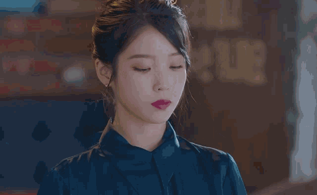 Iu Manwol GIF